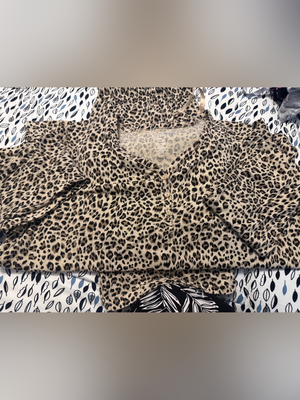 croft & barrow Leopard Print Long Sleeve Sleep Top in Tan and Black